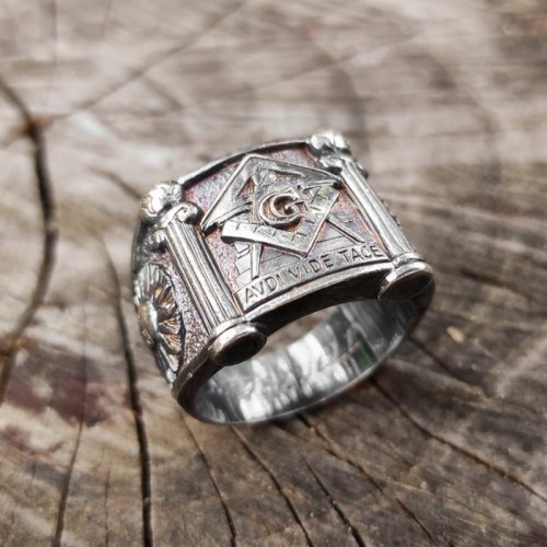 Masonic Ring - Master Mason Ring, United Grand Lodge of England - Silver and Gold